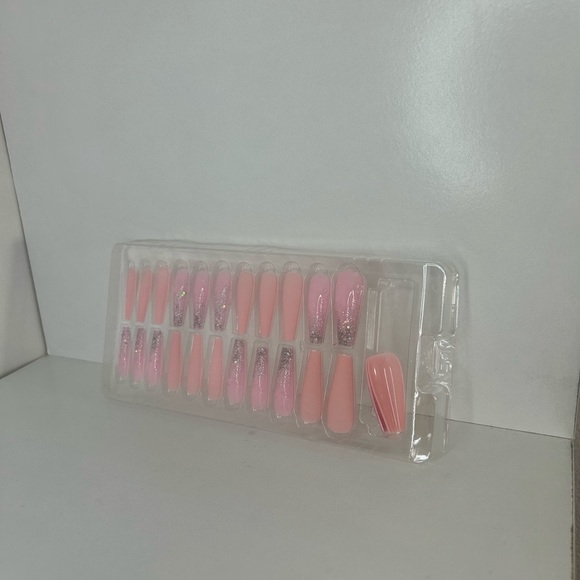 Baby Pink Presd On Nails - Picture 2 of 3